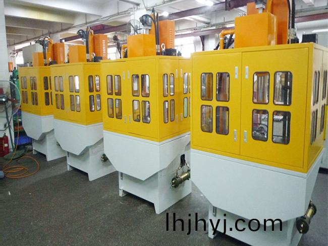 車間(jian)一角(jiao) 批量設備8.jpg