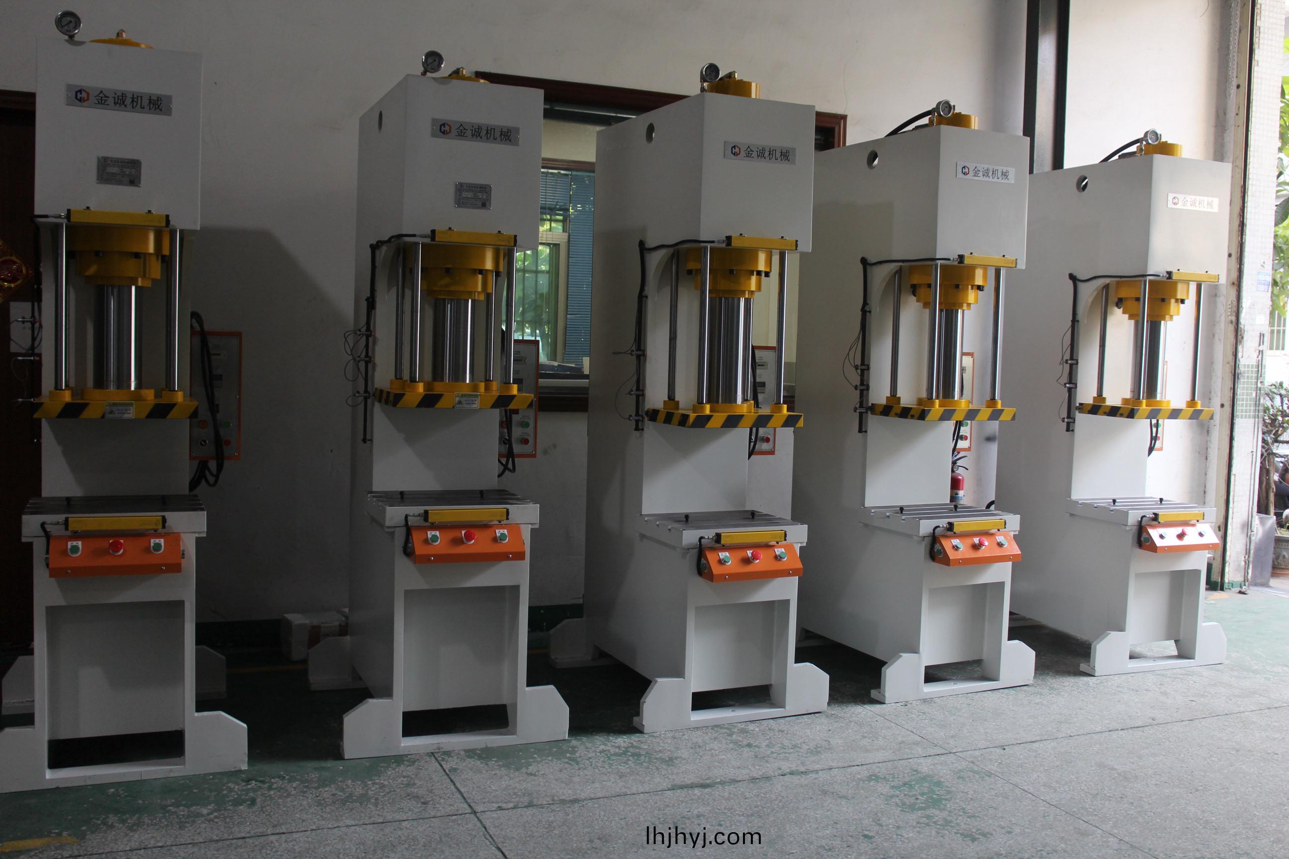 單(dan)臂(bi)液壓(ya)機