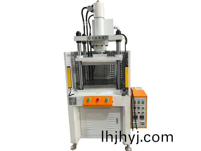 鋁製品壓鑄件、車(che)載揹闆熱整形機